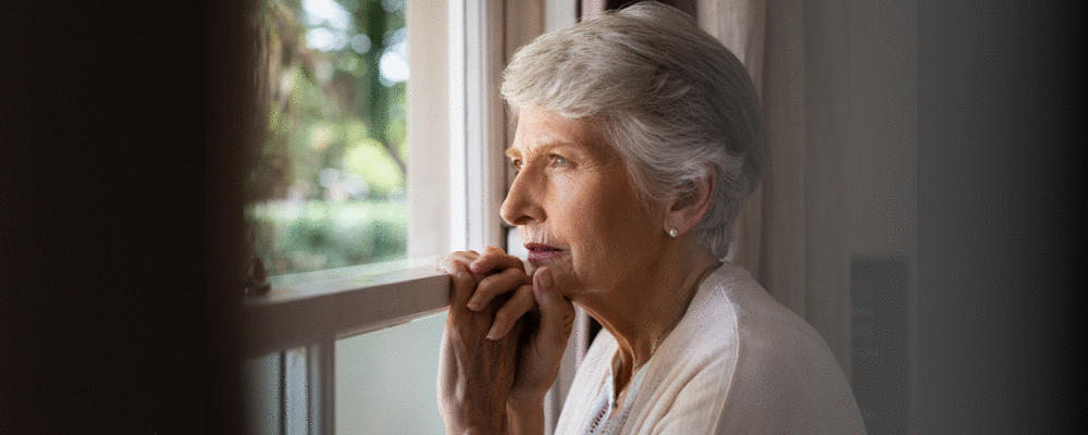 Isolamento social e solidão aumentam risco de doença cardíaca em mulheres idosas