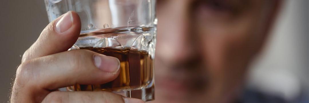 Consumo de álcool na frente de crianças afeta a percepção das mesmas sobre o ato de beber
