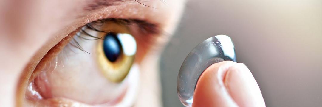 Usuários de lentes de contato reutilizáveis têm mais chances de desenvolver infecção ocular rara