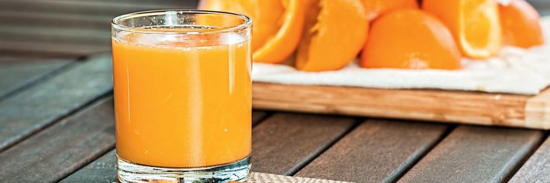 Suco de laranja acelera a digestão e ajuda a equilibrar a microbiota intestinal